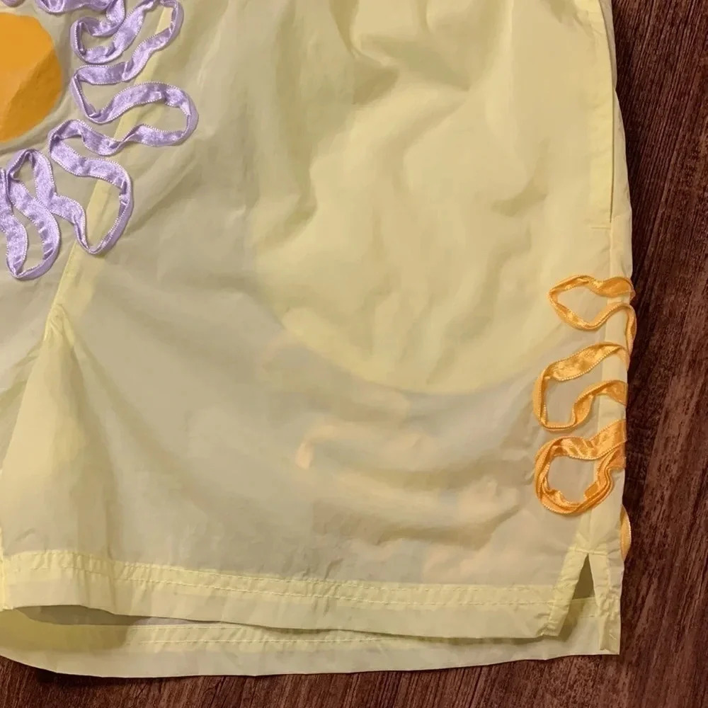 Nike Embroidered Shorts Yellow Women’s Size M NWT - Picture 6 of 13